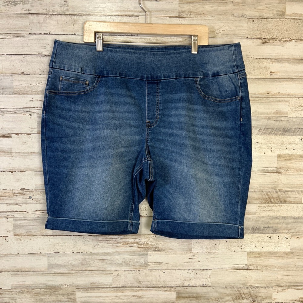 Sound Style Alana Bermuda Shorts 2X Blue Silk Denim Slimming Pull On Cuffed Hem